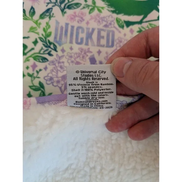 Bums and Roses x Wicked Plush Bum Bum Blanket Bamboo Viscose 50x50 - Picture 4 of 5